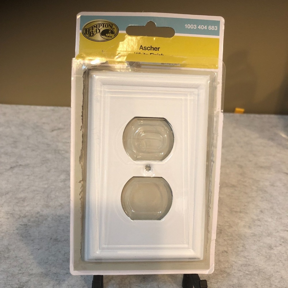 1 ~ Hampton Bay Ascher White Outlet Cover Plate Model 149DWHB